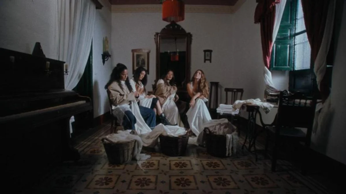 Lola Índigo graba su videoclip más literario en la Casa-Museo de Lorca